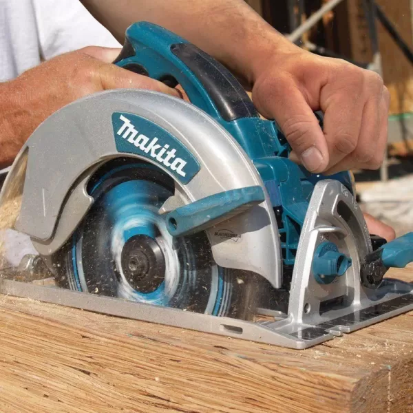 Makita 15 Amp 7-1/4 in. Corded Lightweight Magnesium Circular Saw with LED Light, Dust Blower, 24T Carbide blade, Hard Case