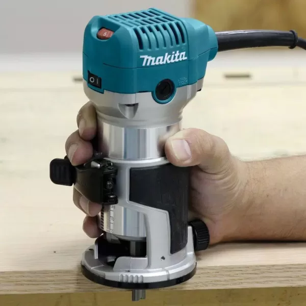Makita 6.5 Amp 1-1/4 HP Corded Plunge Base Variable Speed Compact Router Kit With Collet, Base, Straight Guide, (2) Wrenches