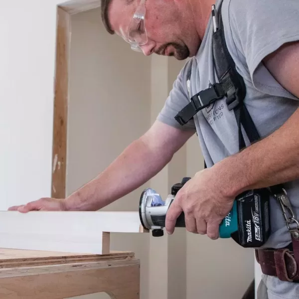 Makita 18-Volt LXT Brushless Cordless Compact Router Kit/Bonus 18-Volt LXT Cordless 3-1/4 in. Cordless Planer (Tool-Only)