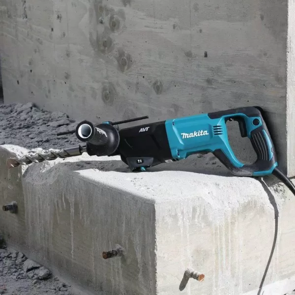 Makita 8 Amp 1 in. Corded SDS-Plus Concrete/Masonry AVT (Anti-Vibration Technology) Rotary Hammer Drill with Handle Hard Case